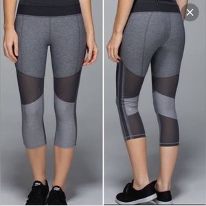 LULULEMON HEATHERED DEEP COAL MESH WITH ME CROP